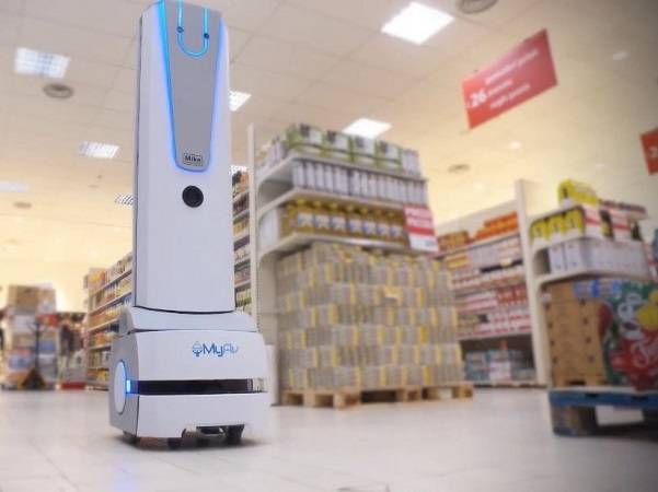 Technoretail - La start-up MyAv lancia il robot Mike Process Master presso l’Iper Futura di Potenza 