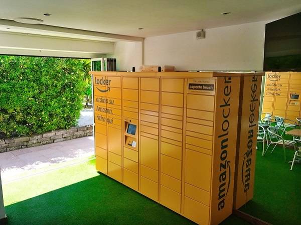 Technoretail - Amazon posiziona un nuovo locker presso il Papeete Beach di Milano Marittima 