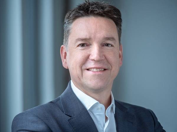 Technoretail - Simon Jackson nominato Senior Vice President of Sales EMEA di NEC Display Solutions Europe 