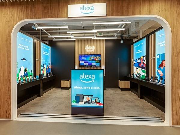 Technoretail - A Milano, inaugurato da Amazon il nuovo spazio Alexa presso il Tech Village di MediaWorld 