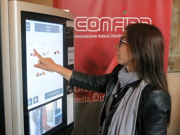 Technoretail - Il vending è sempre più digitale: Confida presenta i nuovi distributori automatici 4.0 