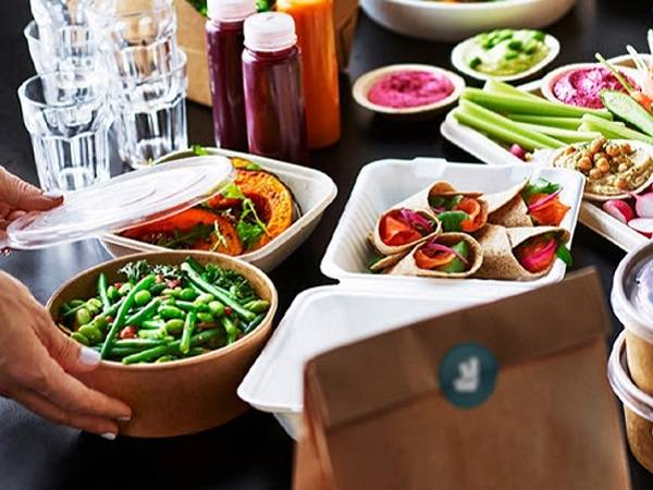 Technoretail - On line food delivery: in aumento del +60% il numero delle aziende clienti del servizio “Deliveroo for Work” 