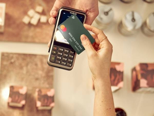 Technoretail - Indagine Ipsos per Adyen: in Italia, i pagamenti cashless superano quelli in contanti 