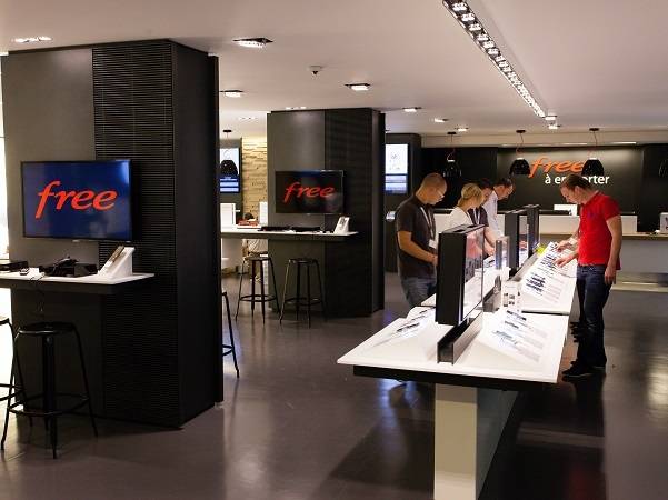 Technoretail - La GDO punta sulla telefonia mobile con l’apertura del primo store Iliad 