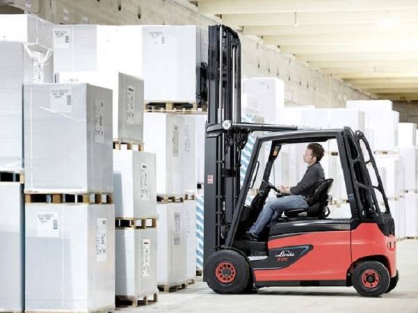 Technoretail - Logistica sostenibile: Linde aumenterà il portafoglio di carrelli industriali agli ioni di litio 