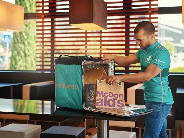 Technoretail - On line food delivery: continua senza sosta la crescita italiana di Deliveroo 