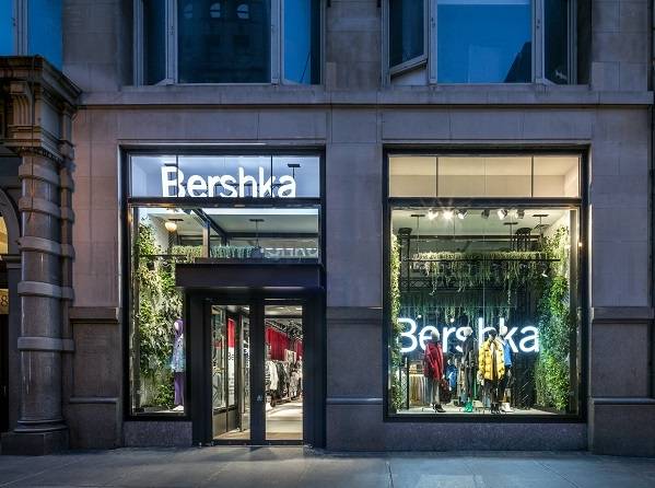 Technoretail - Design di impatto e tecnologia ecosostenibile nel nuovo pop-up store Bershka a New York 