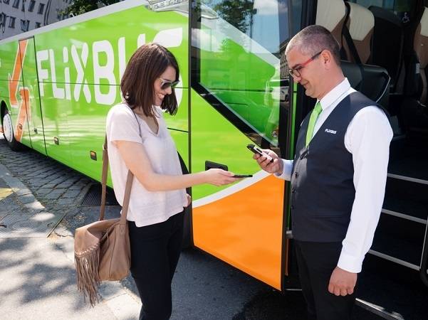 Technoretail - Mondadori Store e FlixBus lanciano una gift card per regalare viaggi in autobus in tutta Europa 