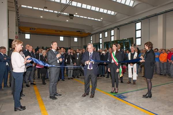 Technoretail - Costan celebra i suoi 70 anni inaugurando il nuovo reparto vetreria 