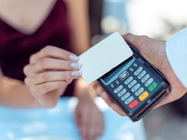 Technoretail - Il pagamento contactless si diffonde, ma non tutti gli italiani si fidano o lo conoscono 