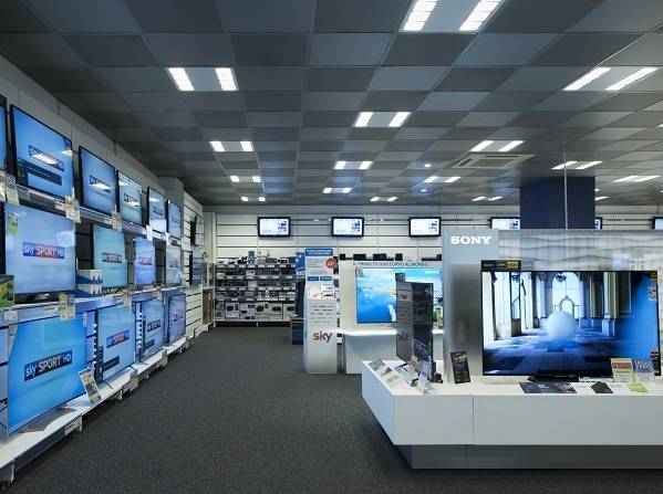 Technoretail - La tecnologia LED di Philips Lighting rinnova lo store Euronics di Verbania 