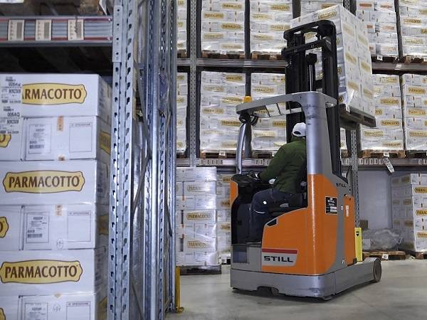 Technoretail - I carrelli STILL utilizzati per la logistica da Parmacotto 