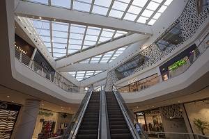 Maximo Shopping Center