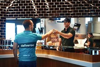 Technoretail - On Line Food Delivery: entro Giugno 2020, Deliveroo verso l’apertura in 90 nuove città 