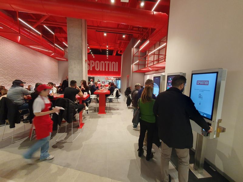 Technoretail - Retex firma la digitalizzazione degli store di Spontini 