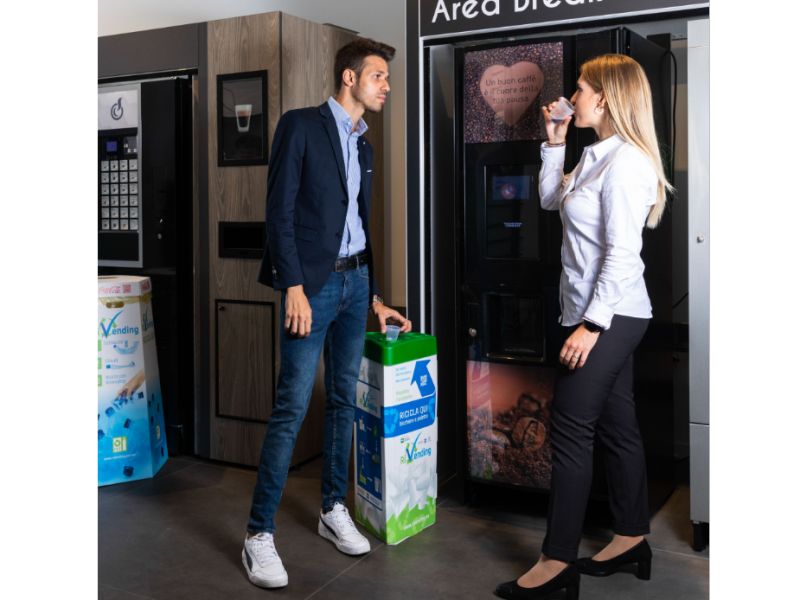 Technoretail - Vending machine: in un anno in Italia riciclati 76 mln di bicchieri 