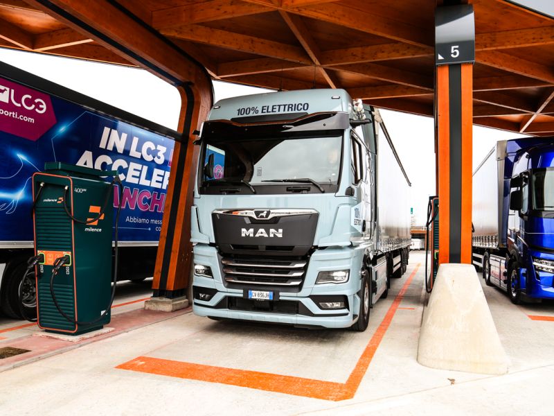 Technoretail - Milence inaugura il primo hub di ricarica per camion in Italia 