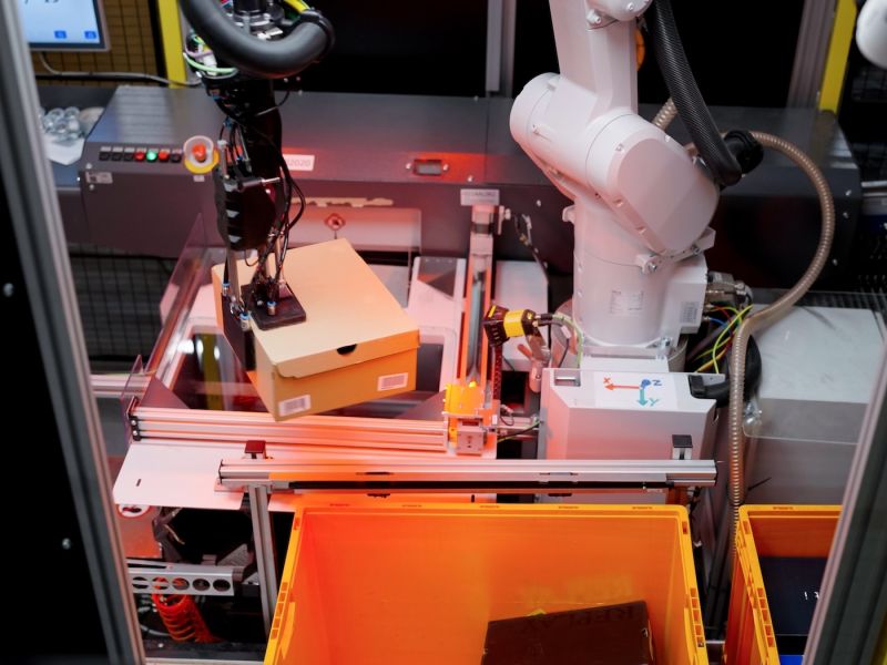 Technoretail - Zalando: 50 robot Nomagic guidati dall&rsquo;AI nella propria rete logistica 