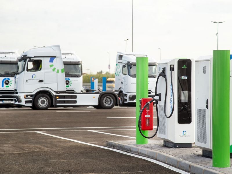 Prologis e PragmaCharge: nuovo hub a MercaValencia per la ricarica dei mezzi pesanti elettrici