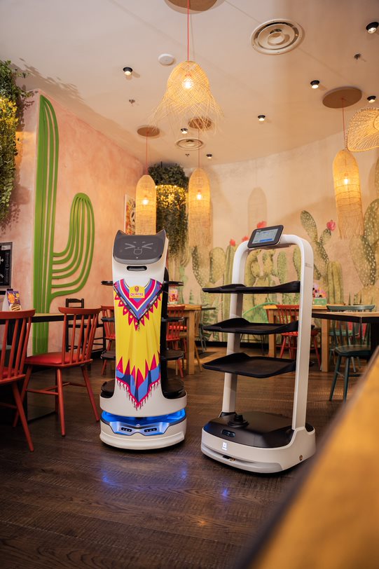 Technoretail - Custom porta la robotica all'interno dei ristoranti Calavera 