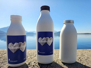 Perlen Papier introduce sul mercato italiano l'innovativa bottiglia a base di fibra di carta