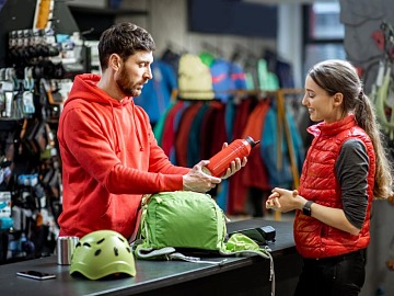 Technoretail - M-Cube firma gli schermi Led trasparenti per i flagship store di Sky 